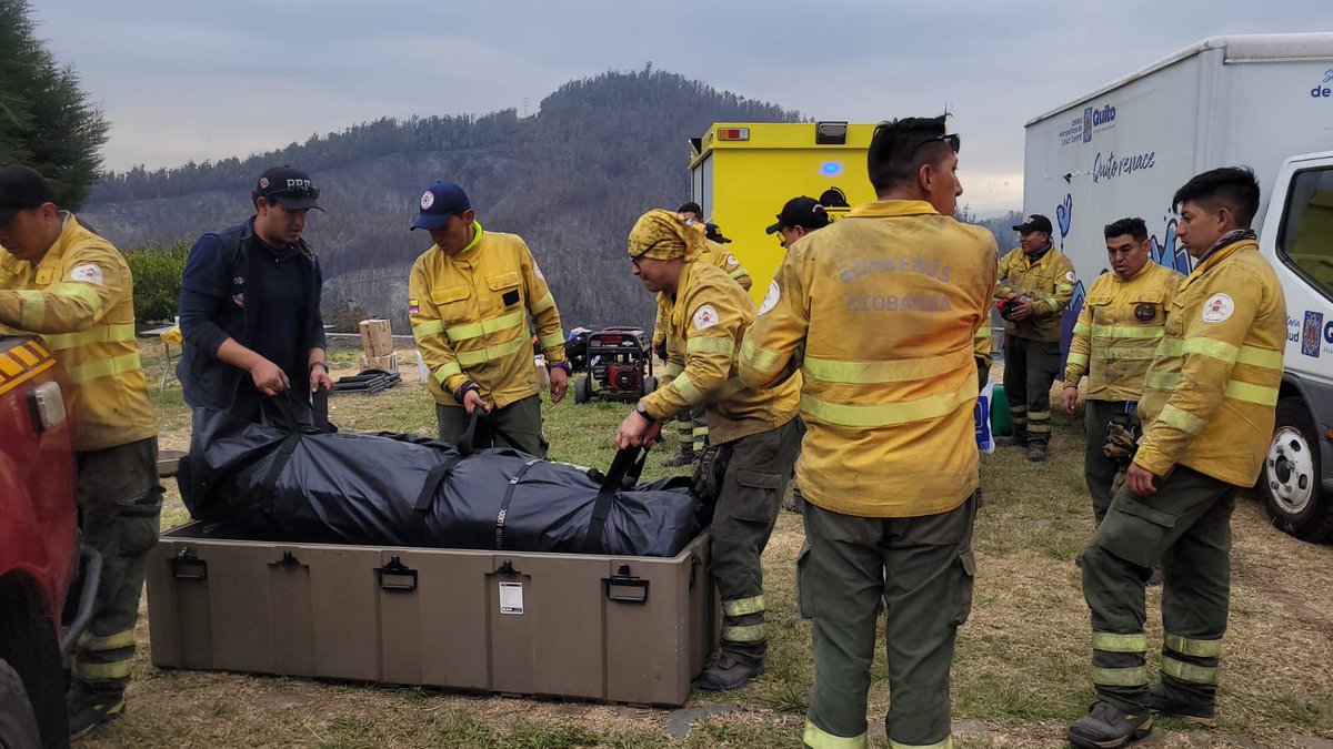 BomberosQuito's tweet photo. 💪 #GRACIAS | Queremos expresar nuestro más sincero agradecimiento a Bomberos Riobamba y Lago Agrio quienes a esta hora inician su proceso de desmovilización del apoyo que nos brindaron para combatir los incendios forestales.

👨‍🚒 Su valentía y dedicación han sido fundamentales para proteger nuestra naturaleza y comunidad.

#SalvamosVidas #PrimeraZonaBomberil
