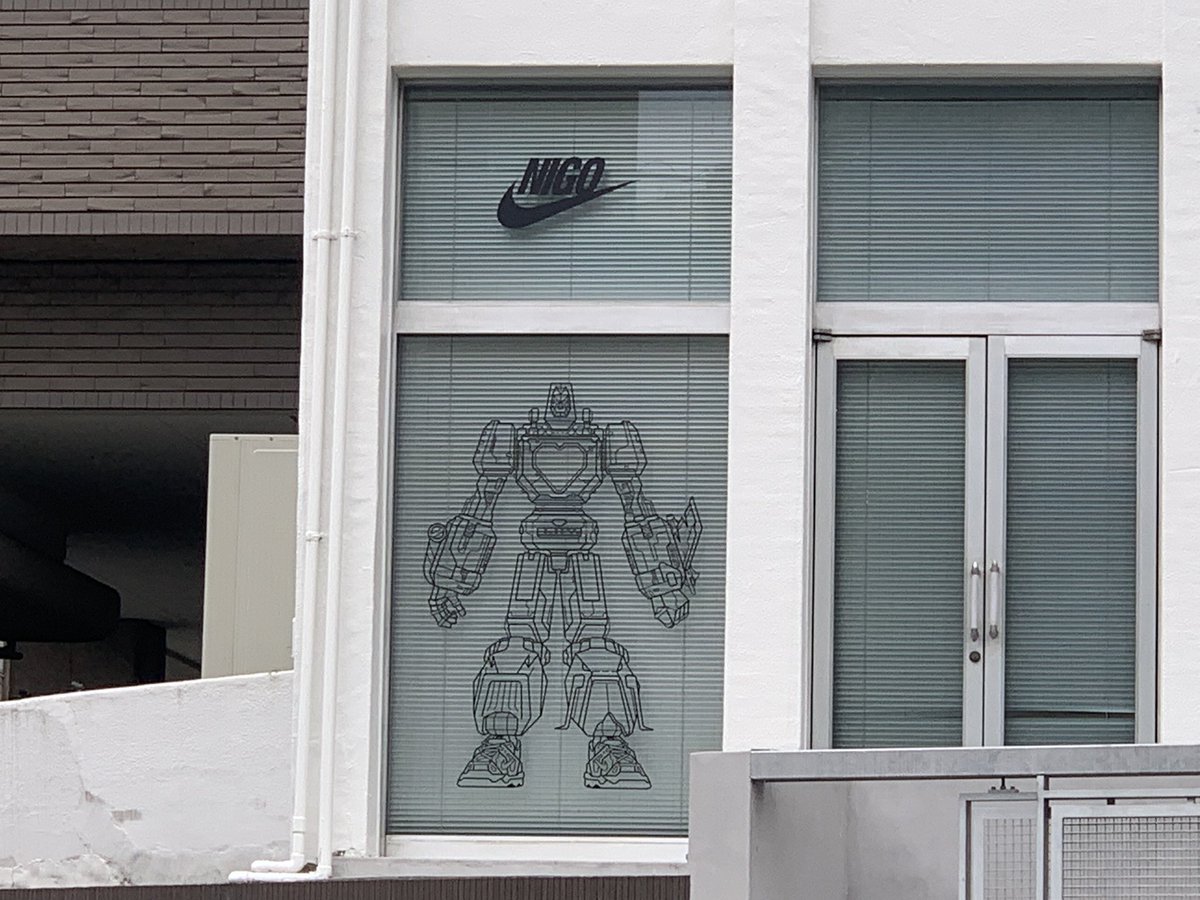 masss55's tweet photo. #otsumoplaza #nigo #nike https://t.co/ycgsypuDKr