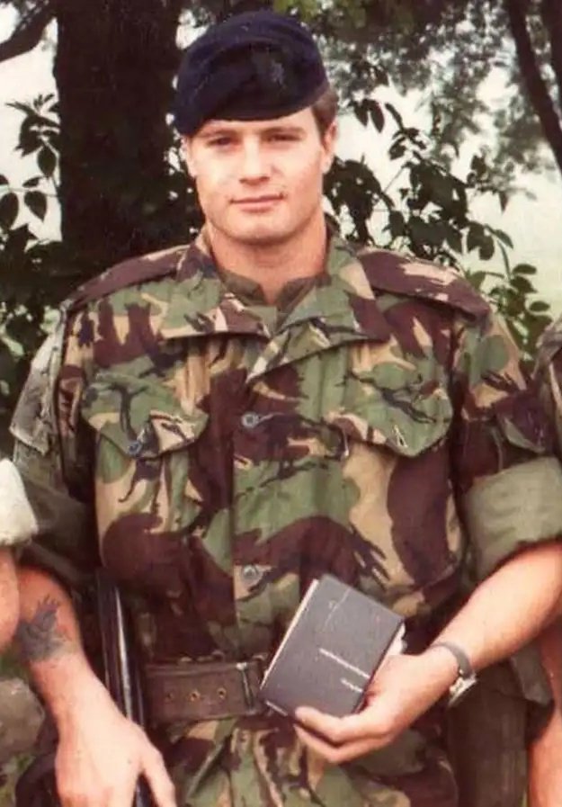 UlsterFrank's tweet image. •Cpl BUSH, Leon (22)
•1st Bn The Worcestershire and
Sherwood Foresters 🐏(#1WFR)
[@MercianRegiment]
•#Mansfield, #Nottinghamshire
•27 Sep 82 - KIA - INLA VOIED attached Sy barrier IVO West Circular Rd, West #Belfast
🗺️maps.app.goo.gl/u9unrY6dJnruv5…
•3rd #1WFR killed in 7days