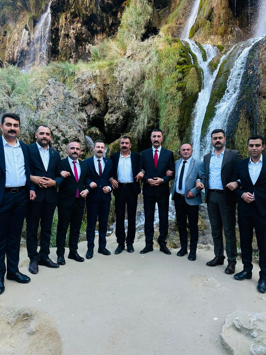 RehaAygen's tweet photo. Ülkü Ocakları Erzincan İl Başkanlığımıza, Genel Başkan Yardımcımız Sayın Lütfü Nebioğlu, Erzurum,Kars,Bitlis,Ardahan,Muş,Malatya Ocak başkanlarımızla birlikte hayırlı olsun ziyaretinde bulunduk.

Cenab-ı Allahtan muvaffakiyetler diliyorum. https://t.co/1UVVhV3szj