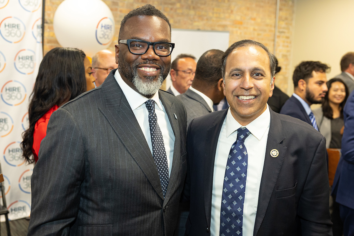 ChicagosMayor's tweet photo. This week, we celebrated the grand opening of the @HIRE360Partners training facility, which will expand employment opportunities for residents across Chicago.

This space has the potential to uplift and strengthen our entire city. A win for workers is a win for Chicago. https://t.co/7yUYTevmQB