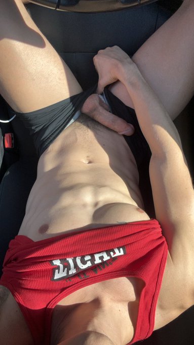 I love car play, it&rsquo;s so risky. https://t.co/Qy5DJIYht2