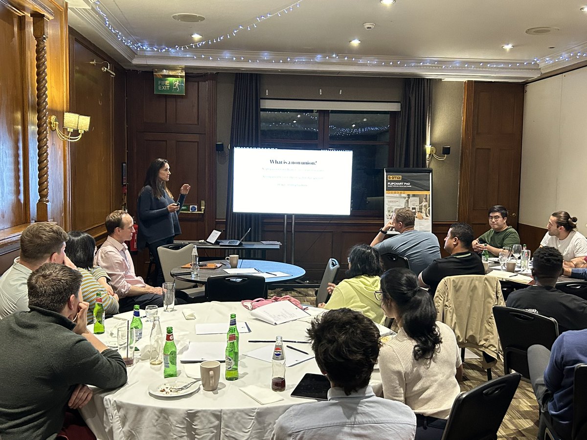 WessexOrtho's tweet image. Wessex Deanery teaching on Trauma management, #fracture fixation #nonunion #bonehealingtheory @charlotte7lewis @alisdairfelsted @Orthosush 
Thanks @AOTrauma @synthes