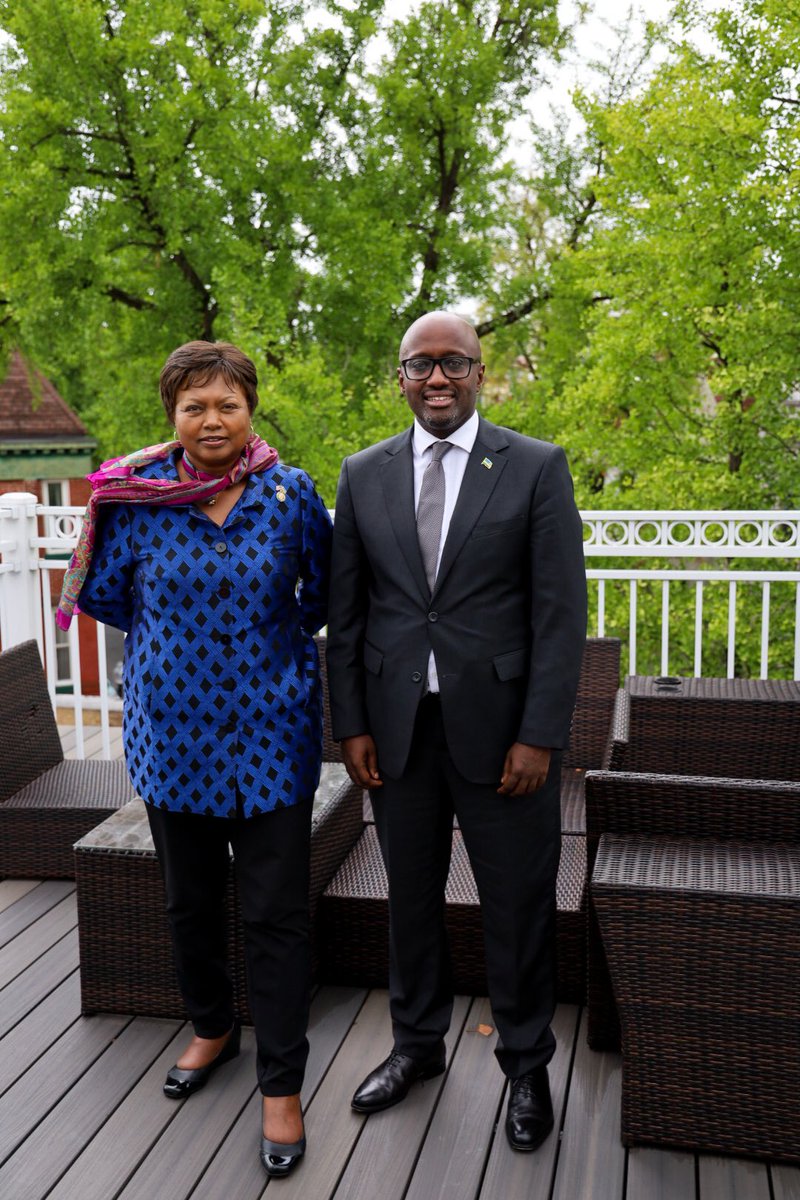 RwandaInUSA's tweet photo. .@RwandaInUSA was pleased to welcome Rwanda’s Minister of Foreign Affairs, @onduhungirehe, during his mission trip to the U.S., where we discussed our day-to-day operations. https://t.co/Eb0sekcj1a