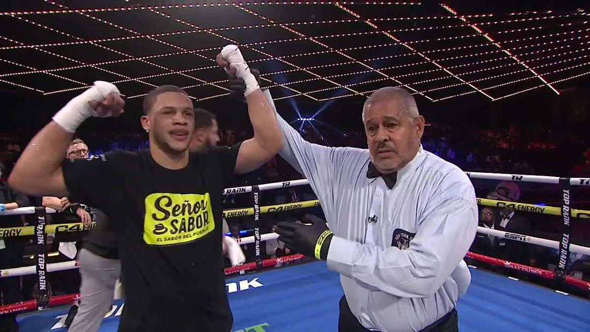 ¡YA NO MÁS! 💥

El referee paró la pelea en el sexto asalto para que Rohan Polanco se lleve la pelea por TKO en el sexto asalto 🥊 🇩🇴

Mucho castigo para un 'Nino' López que lo mandaron hasta cuatro veces a la lona 😰

🔥 EN VIVO 🔥 por #ESPNKnockOut

📺 #Disneyplus Premium