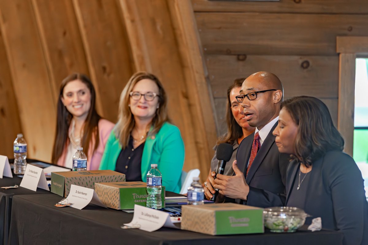 Great day in Manassas hearing the beautiful stories of the impact of cell phone free schools and another inspiring <a href="/RightToReadFilm/">The Right to Read</a> event.