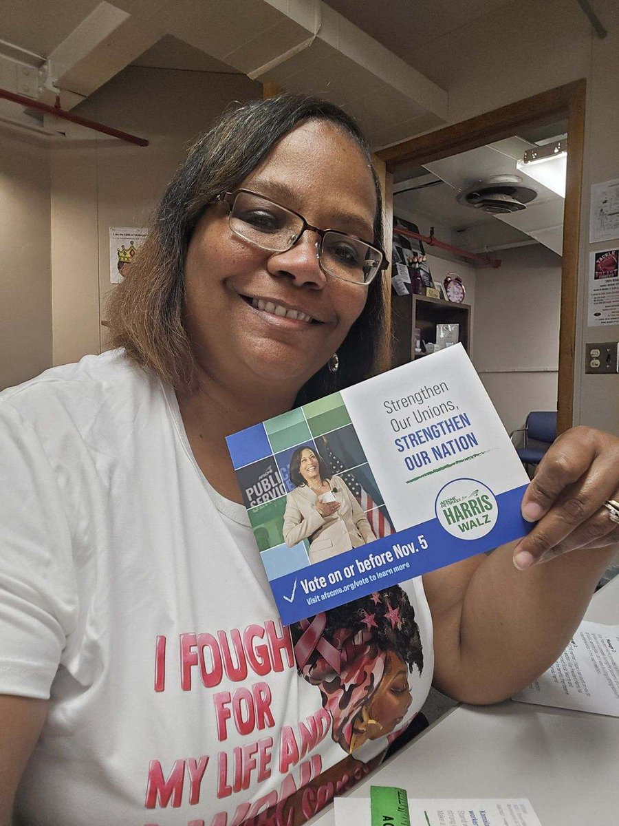 Montina, from UAW,  knows this election is important, especially for Union members and retirees and is doing her part by sending out postcards to swing States! @AFSCMERetirees #pridetothepolls #Vote