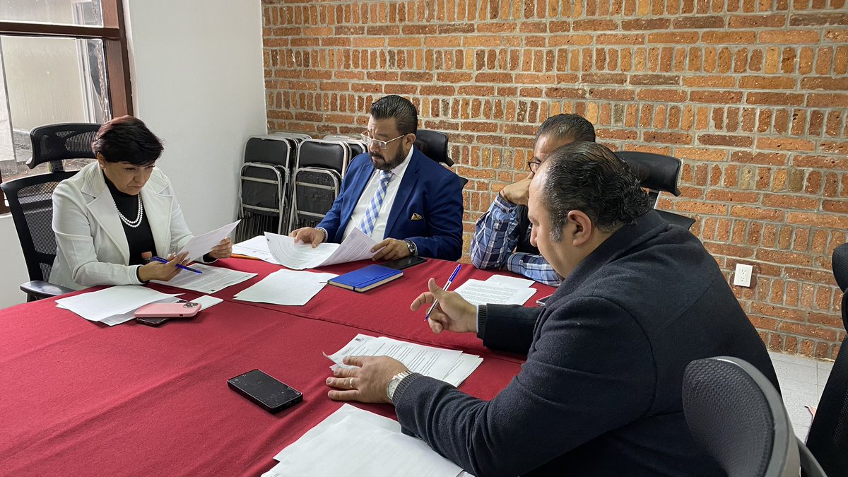 Última sesión en la Comisión de Gobierno, Régimen Interior y Asuntos Jurídicos. Quiero agradecer a todos por su apoyo y confianza. Estoy orgulloso de lo que hemos logrado juntos y quiero reafirmar que siempre trabajamos para los coyoacanenses. ¡Sigamos adelante!

#PendienteDeTi