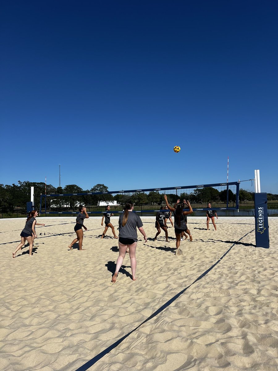 Coach said practice today would be extra conditioning…. 🤯 And to bring extra water, sunglasses, and towels? Kept the girls guessing all day!

Nothing like a little team bonding over Sand Volleyball! Shoutout to Legends for hosting us! 😎🏝️🏐