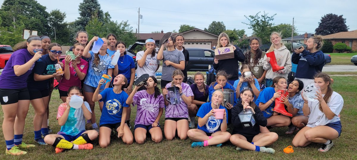 girlssoccer_hhs's tweet photo. Anything but a water bottle at practice on #ThemeFriday! 🚱 💦 One more week of regular season before Sectionals start! Current record 10-3. #TrojanPride 💛⚽️💙 https://t.co/bhW4uQM96i