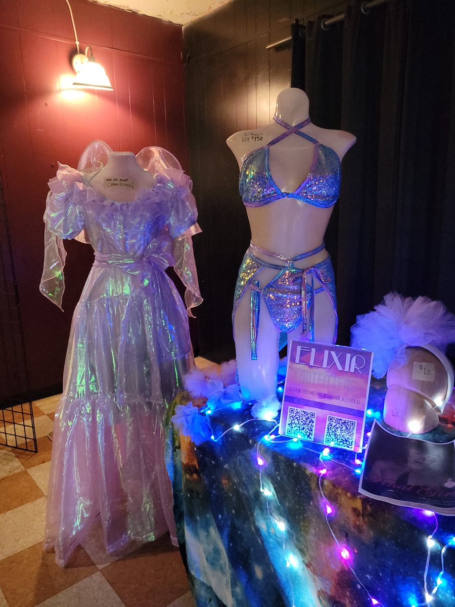 _amberadelaide_'s tweet photo. All set up for Mynx Pole Extravaganza this weekend! Still figuring booth setup out but made a lot of improvements since Show-Me~ really excited with what I have to offer this year! Come see me and all the other awesome vendors on the second floor! https://t.co/IlbGjNNiyL