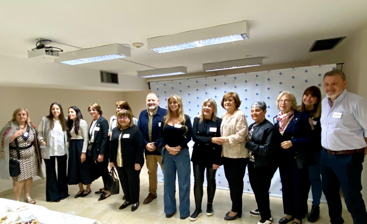 _charlycardozo's tweet photo. 🇺🇳 Acompañando y apoyando una nueva edición del programa #UniendoMetas organizado por @AsConciencia en @ucasederosario 
🌎 En el Modelo Naciones Unidas participan cientos de jóvenes de escuelas secundarias de #Rosario, sumando valores en educación cívica y política internacional https://t.co/jYfsGn9Fyg