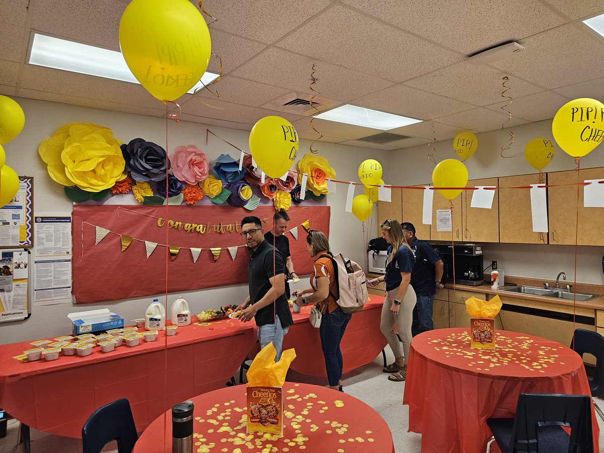 imalvillar_HMS's tweet image. Pip! Pip! Cherrio, @SThomas_HMS! Your extended family at @HERNANDO_MS will miss you, but remember ...Once a Cavalier, Always Cavalier!! #Chasing100 #ALLIN