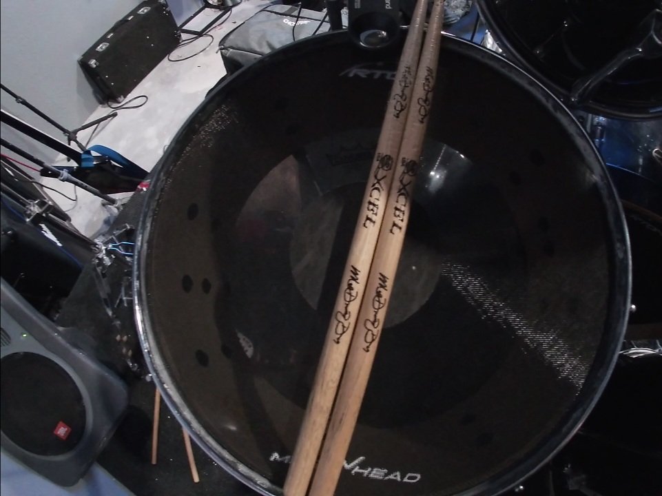 MaxDrummer5's tweet image. Happy weekend to all my Twitter friends.👍🥁👍. Don't forget to subscribe to the Channel. @xceldrumsticks #Excellentweekend #rocknroll @Drummerszone @Ludymetal2 @RockLovesMe2 @DrummersReview @StephenEPearcy @HeavyMetalYetii @LasVegasLocally youtu.be/ddWbD_lplo0?si…