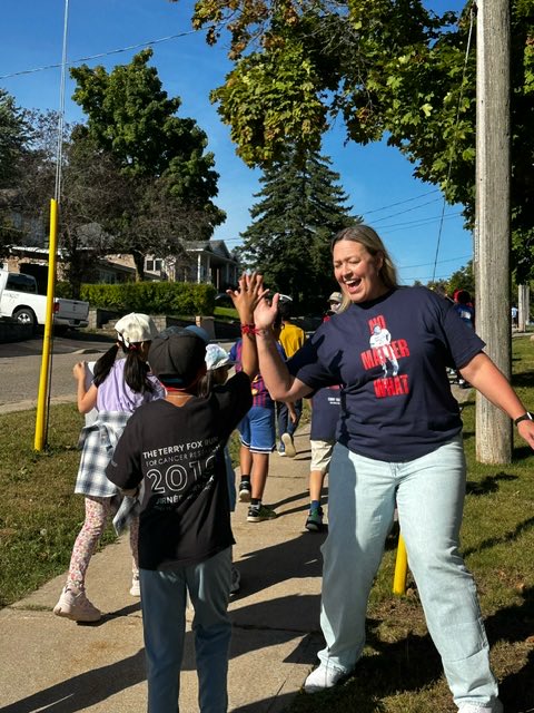 A wonderful way to start the day … inspired by Terry Fox ⁦<a href="/PeelSchools/">Peel District School Board</a>⁩ #terryfox