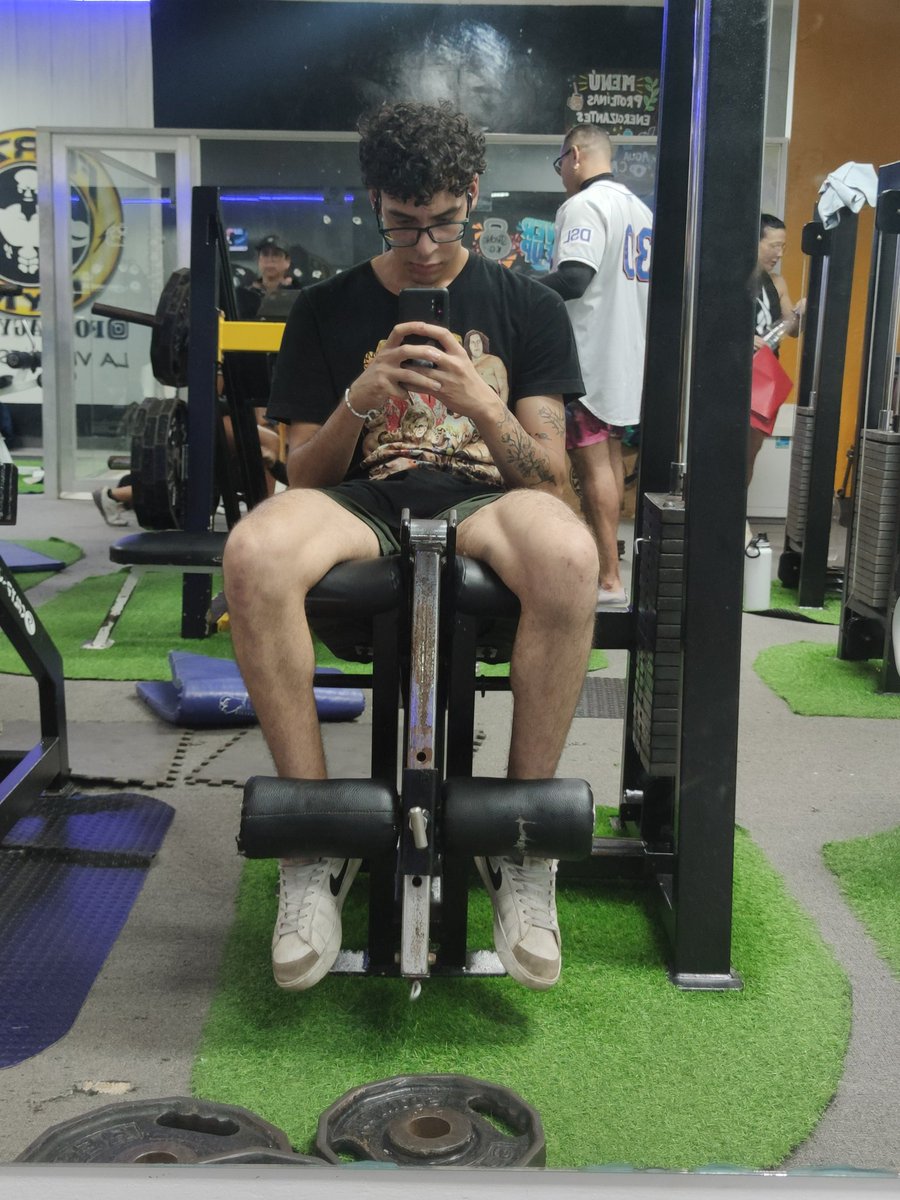 me quiero tatuar toda una pierna...