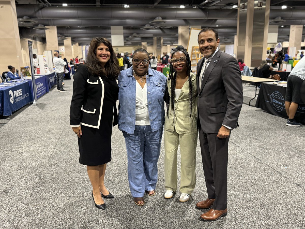 <a href="/Elevate_215/">Elevate 215</a> and @GreatPhillySchools kicked off the 2024 K-12 Philly School Fair at <a href="/PAConvention/">PA Convention Center</a>, showcasing options for all grades! If you missed it today, stop by tomorrow to learn about enrollment opportunities at these fantastic schools! #PHLED