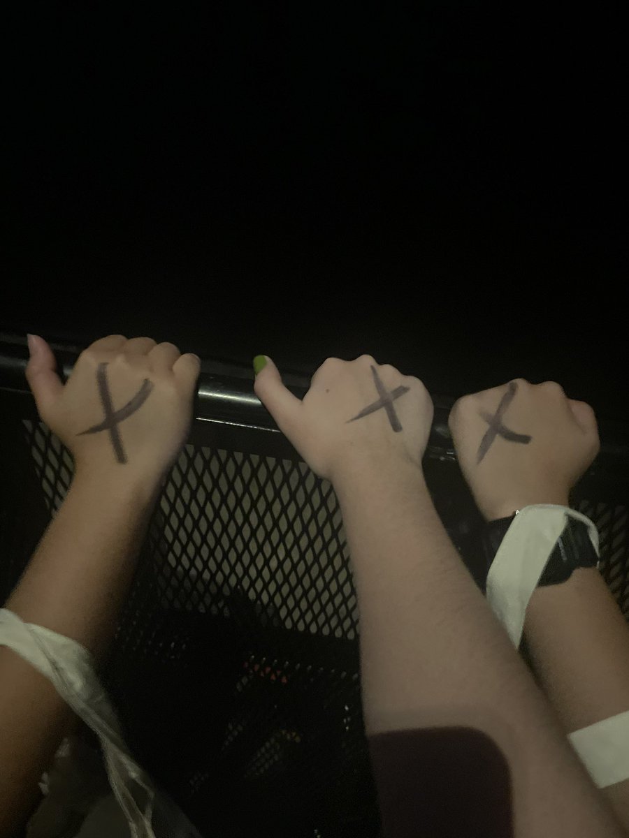 icebatluck's tweet photo. Never kill yourself https://t.co/Y9ZL4NYWgZ