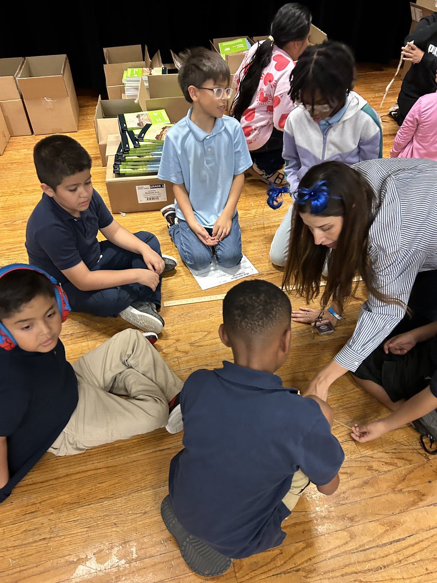 SanJacintoJets's tweet photo. HOUSE HUDDLE #2! Our houses worked together to build the tallest structure using 4 items and MAN, did they GO ALL OUT! We are so proud of our students and House Leaders for showing sportsmanship for this activity! We can’t wait for our next meeting! #4Houses1Flight #LevelUp https://t.co/j4qGdKIgEl