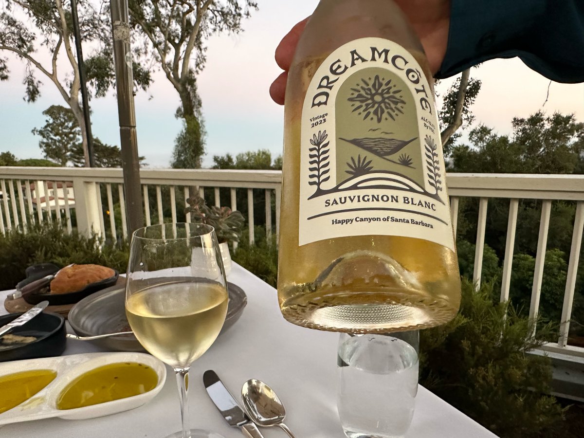 @dreamcotewineco #belmondelencanto #santabarbara #finewine #finedining We enjoyed a lovely Dreamcote #sauvignonblanc with our ocean-view dinner at El Encanto the other night. #delicious