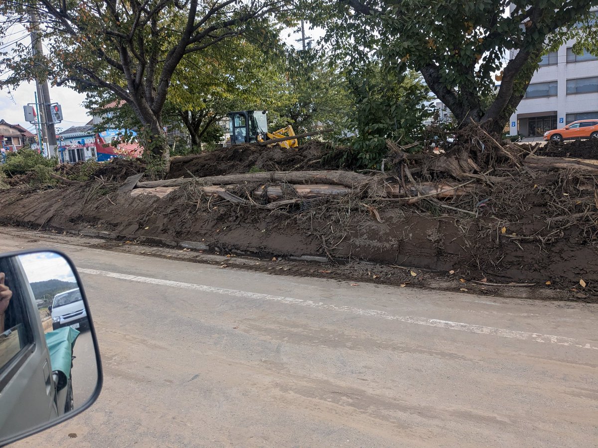 奥能登豪雨災害のボランティアに来ております。地震の時には手伝えずでしたのでようやく。