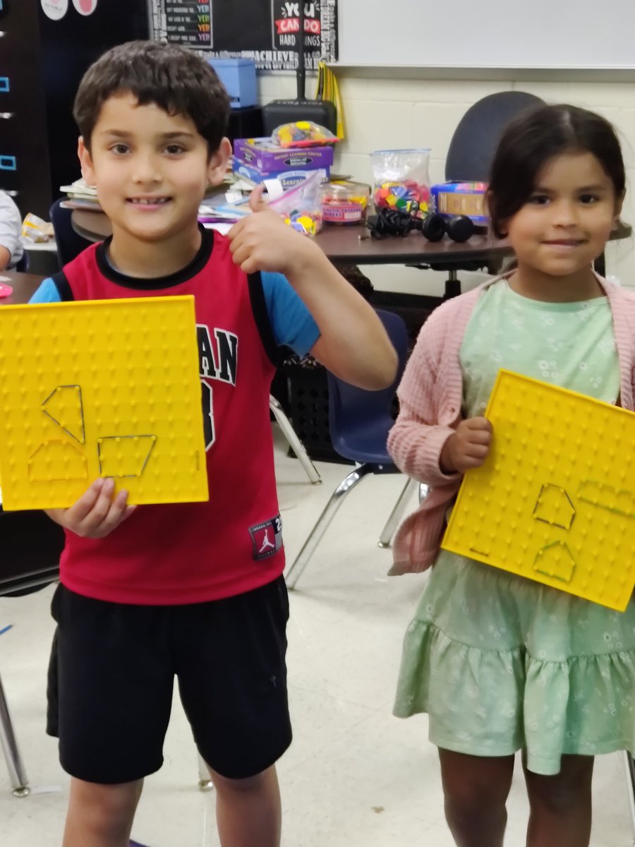 hixsecondgrade's tweet image. Making polygons with our geoboards @mizstr84ward  @LundquistJess  @NISDCarlosCoon