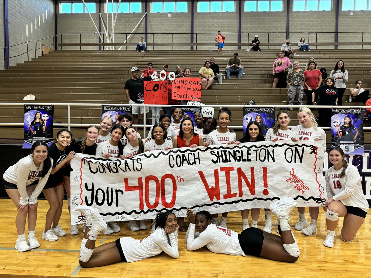 LSideVB's tweet image. 🔥What does 400 WINS look like? THIS🔥

Congratulations to our Coach Shingleton on reaching 400 wins tonight at Crowley High. Such an amazing feat. 

@MISDathletics