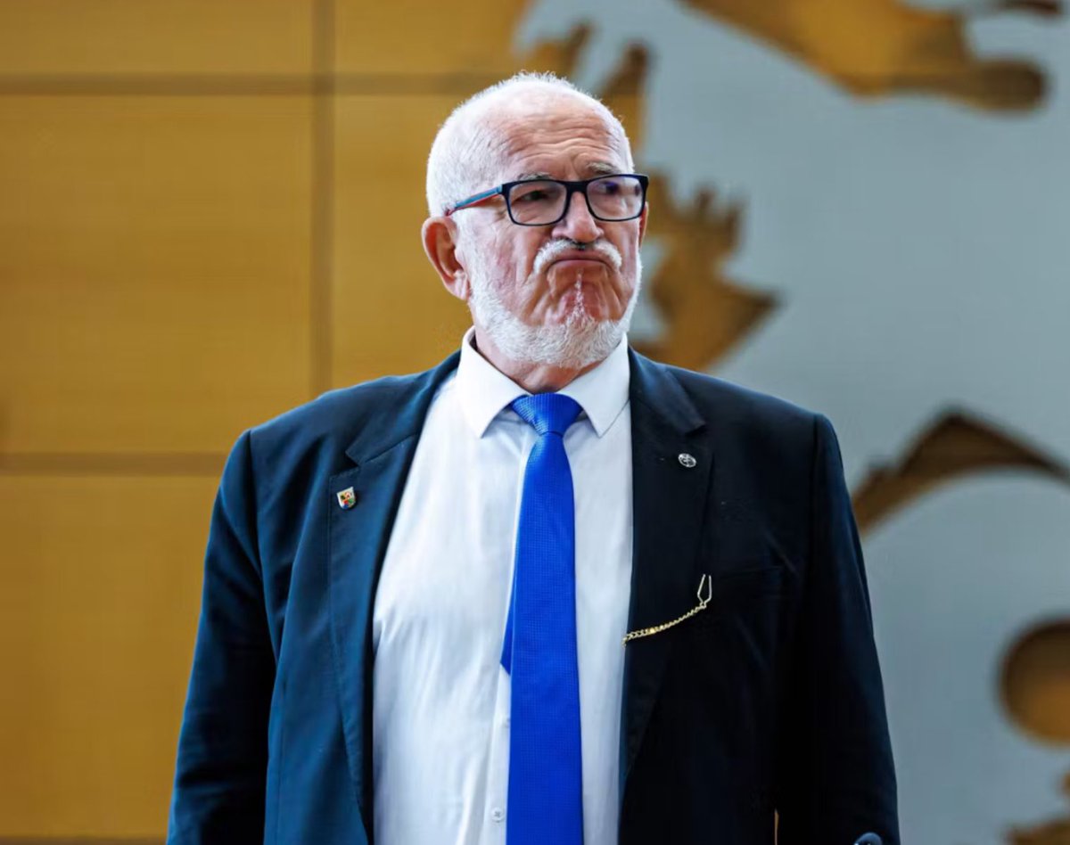 Wenn der Faschismus wiederkehrt, wird er nicht sagen »Ich bin der Faschismus«.
Er wird sagen »Ich erteile Ihnen einen Ordnungsruf!«.