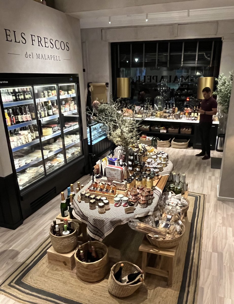 osuanya's tweet image. Descobrint el #Malapell. Bona selecció de productes del país i tots etiquetats en català. Si passeu per la Plaça del Gas de Sabadell no passeu de llarg!