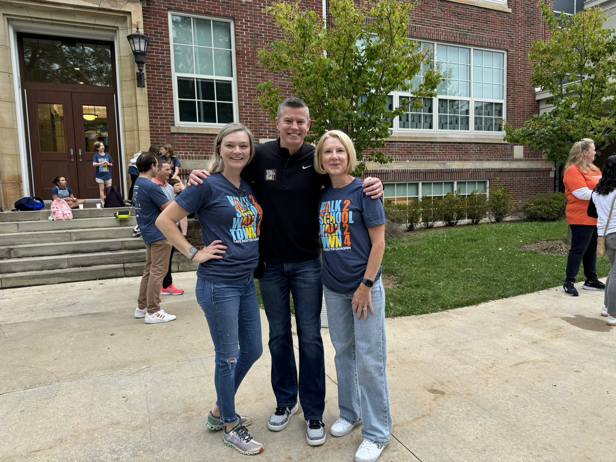 Howell_CFIS's tweet photo. An absolutely awesome day for our kids!  @SRTSChagrin #cfevs #cftogether https://t.co/2vv6pfdaNd
