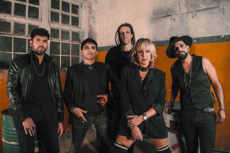 Suena  <a href="/sedacarmin/">SEDA CARMIN ROCK</a>    Balada de madrugada    #RDP15años en  radiouniversidad.unsl.edu.ar <a href="/Analiaboccomino/">Analía Boccomino</a>  estara cantando junto a Javier Calamaro en el Vivimos Musica este 28