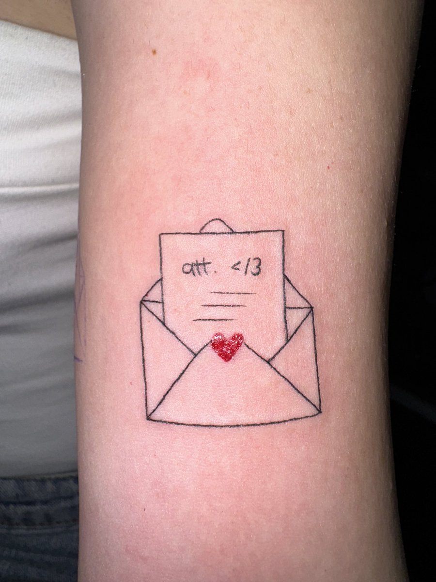 andrea🦂🖤 tweet media