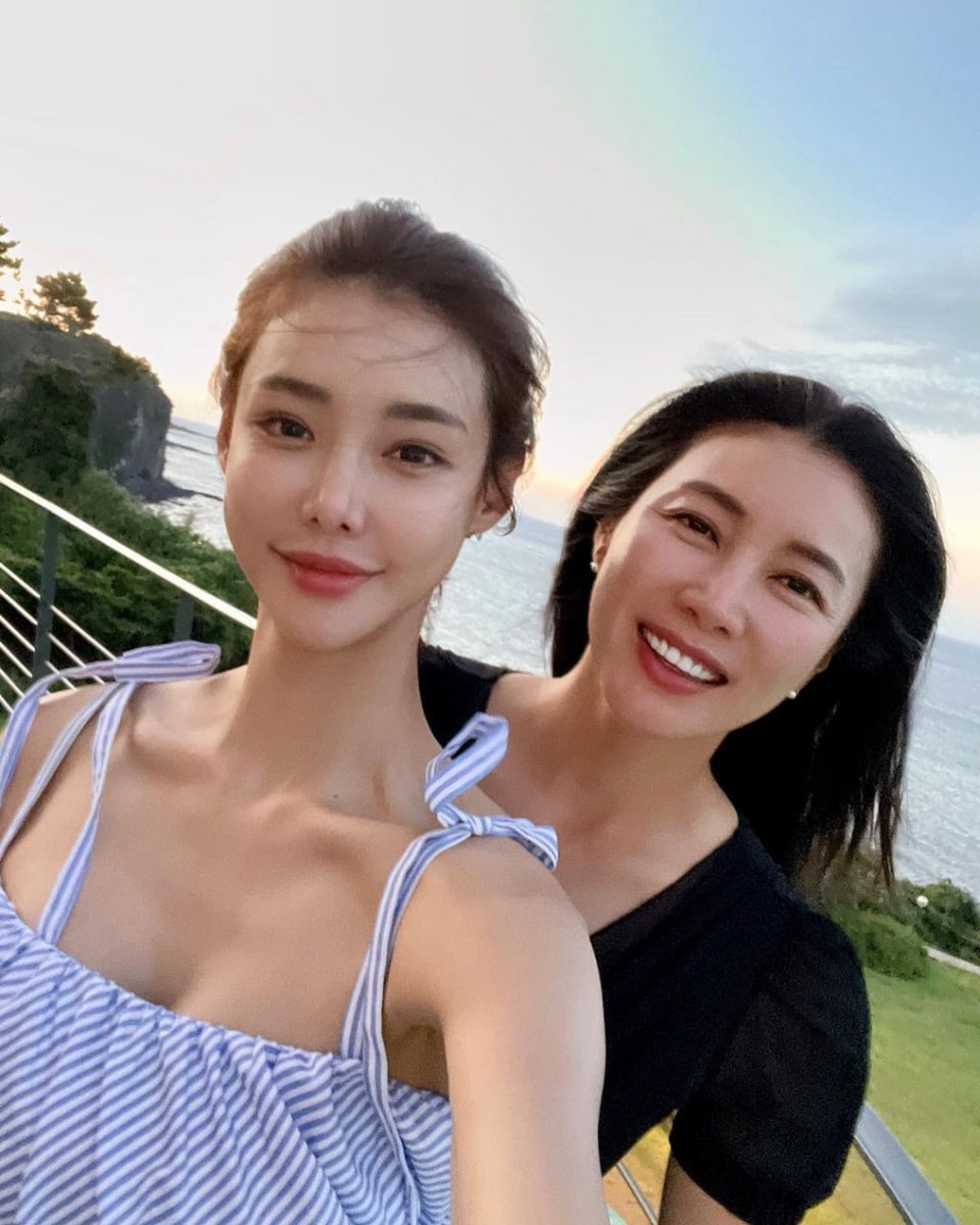 Jadiecsemp's tweet image. 休暇に行くたびに、人生のあらゆる瞬間を記録する必要があります。海に面していると、何もかもが刺激的ですが、同時に静寂に耳を傾けて落ち着いて過ごすことができます🙇‍♀️🙇‍♀️