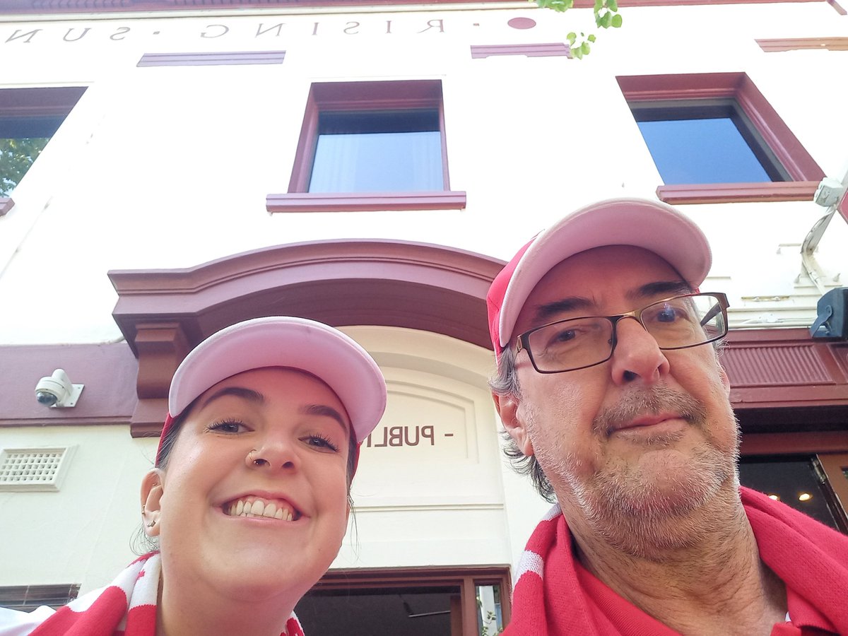 Getting a couple thirst quenchers at the #RisingSun before heading to #TheG. #GoSwans #CarnTheBloods #AFLGrandFinal
