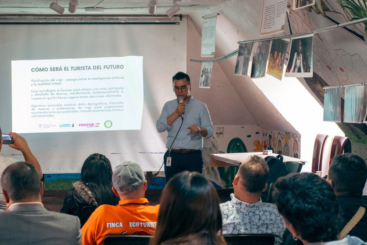 Col_Productiva's tweet image. En celebración del Día del Turismo, que este año se centra en la Memoria y la Paz, El @MincomercioCo y @Col_Productiva presentan una hoja de ruta para 50 empresarios.

Iniciamos con jornadas de formación a través de webinars que abordan tácticas comerciales y diseño de…