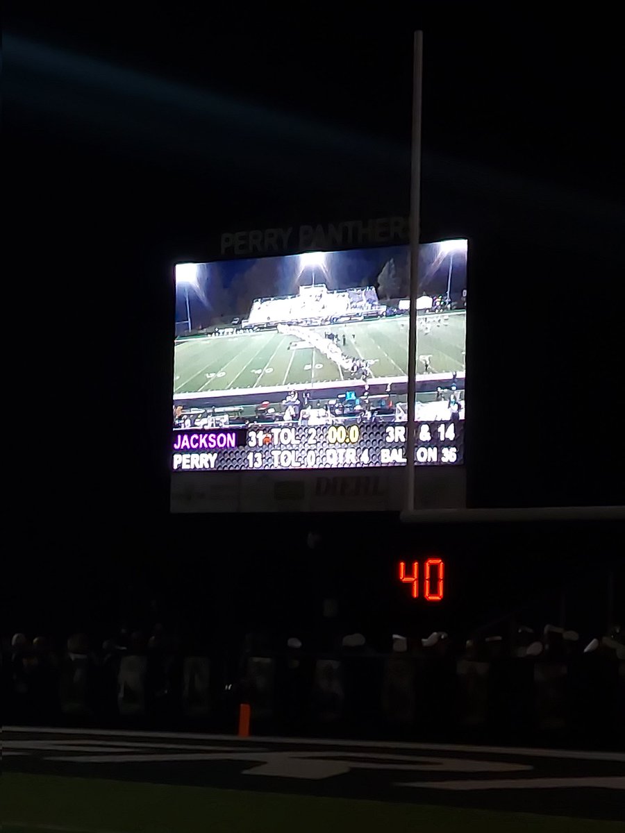 ThePHSnews's tweet image. Final Score at Perry
Jackson-31
Perry-13

@FOX8FNTD @FridayNightOhio @OHSFBMedia @FederalLeagueOH #flcscores #OhioFBscores