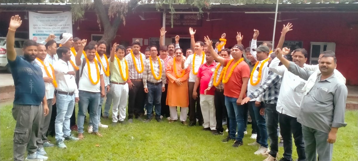 wr_rkta's tweet photo. @sdencizn @railhunt @drm_drmizn @IR_CRB @AshwiniVaishnaw महोदय मान्यता प्राप्त यूनियन के लोग भीड़ का भय दिखा कर ट्रांसफर रुकवाने में लगे हैं। इससे पूर्व में कई ट्रांसफर आदेश दवाब में बदले गए हैं। चुनाव आचार सहिंता की धज्जियां उड़ाई जा रही हैं ... https://t.co/9znT0aZDoo
