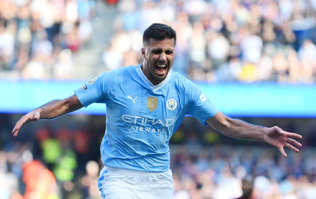 🔵🇪🇸 Pep: "Rodri is irreplaceable for the fact that he has something that is difficult to find, but not just at Man City, all around the world!".

"If you say: you have money to buy a player like Rodri. They’re not on the market!", says via <a href="/City_Xtra/">City Xtra</a>.