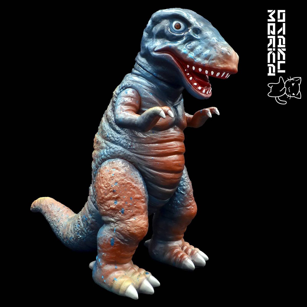 otakumerica's tweet photo. @followers💥ENDS OCTOBER 1st 💥 Enter our purchase lottery for a chance to own this never before seen colorway of the Last Dinosaur T-Rex! Details at https://t.co/y71B1F6TXc
•
LIMITED EDITION OF 3 PIECES
$255 + Shipping & Handling
•
Stands 9in tall with a highly detailed paint scheme based on the US movie poster artwork. This figure comes with a mini poster and edition number on the foot.
•
Sofvi figure by M1GO | Painted by Death Rattle FX @deathrattlefx | Presented by Otakumerica

#otakumerica #kaiju #sofubi #trex #thelastdinosaur #tokusatsu #sofvi #toycollector