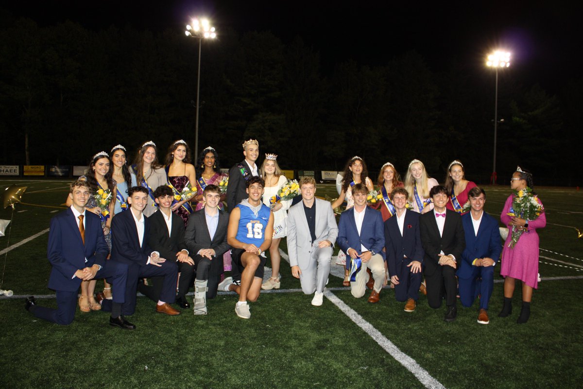 Hampton_Talbots's tweet photo. 💙💛 Congratulations to the entire 2024 Homecoming Court and this year's King and Queen, Aiden Hanna and Emerson Pryal!

Stay tuned for more photos from Homecoming and the Talbot Tailgate. #TalbotPride https://t.co/XbXjiQlxdt