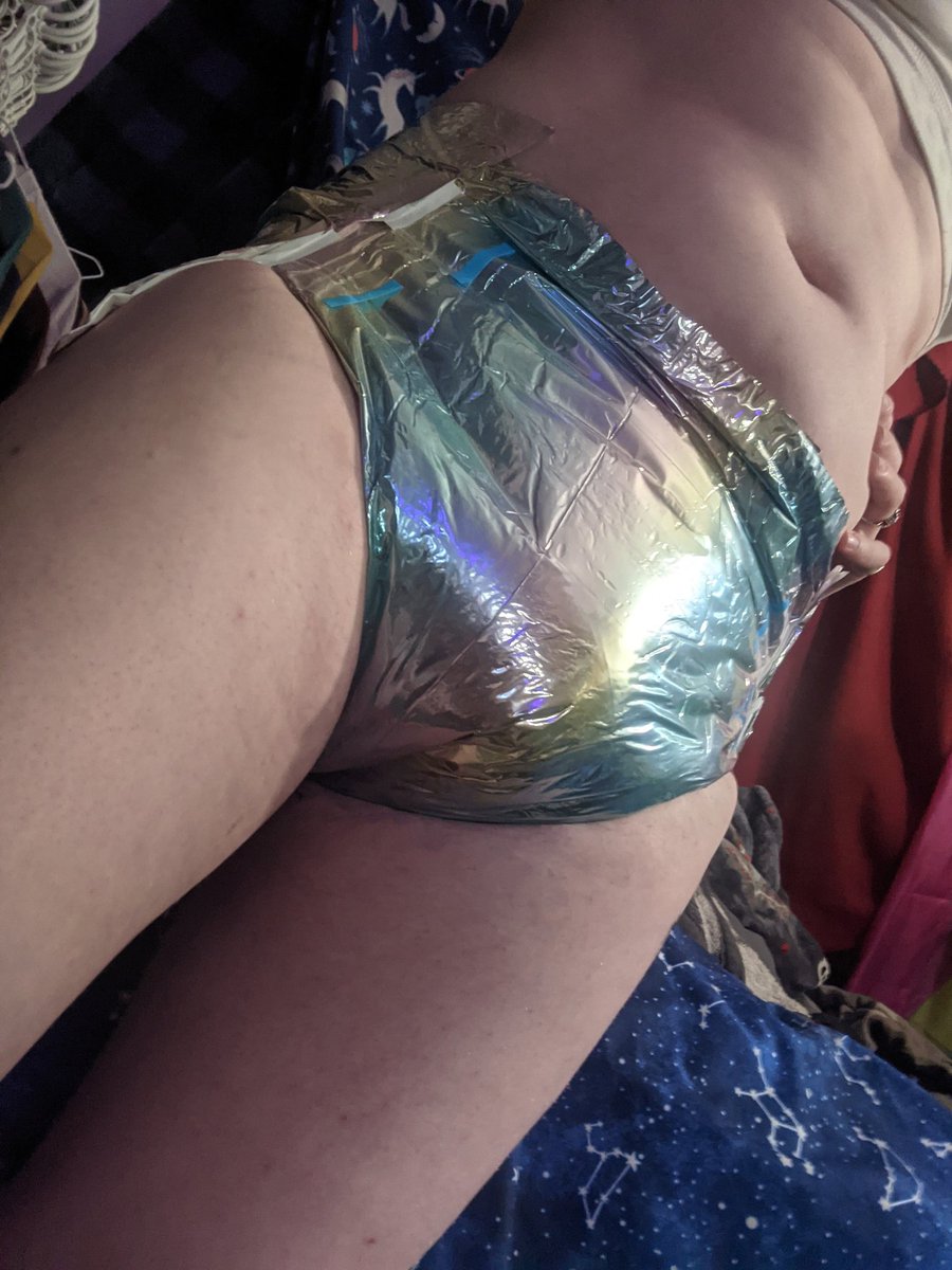 LittleTheo727's tweet photo. Magic Dragon Scale Diaper 🐉 https://t.co/TZvx3WVsiF