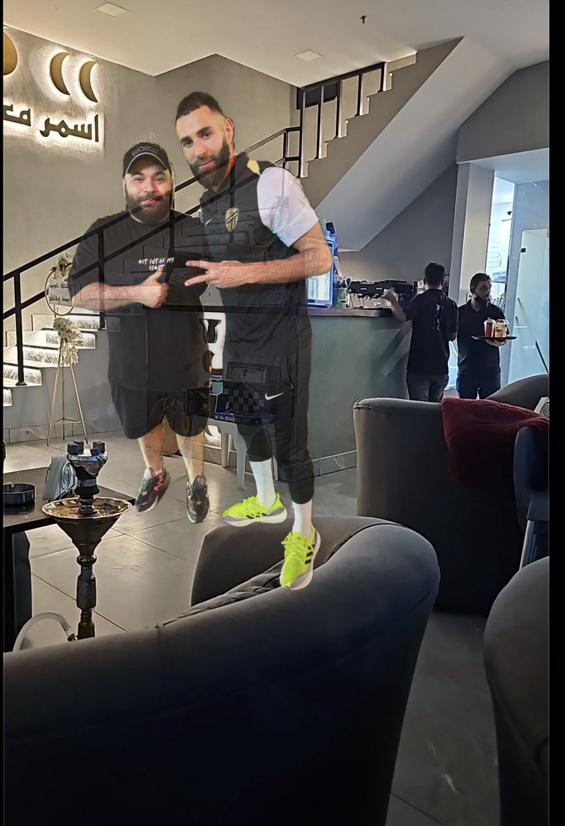 _ooz1's tweet photo. @_xsoyi @Benzema اجحدها يبو عبدالله https://t.co/9QToMnKtau