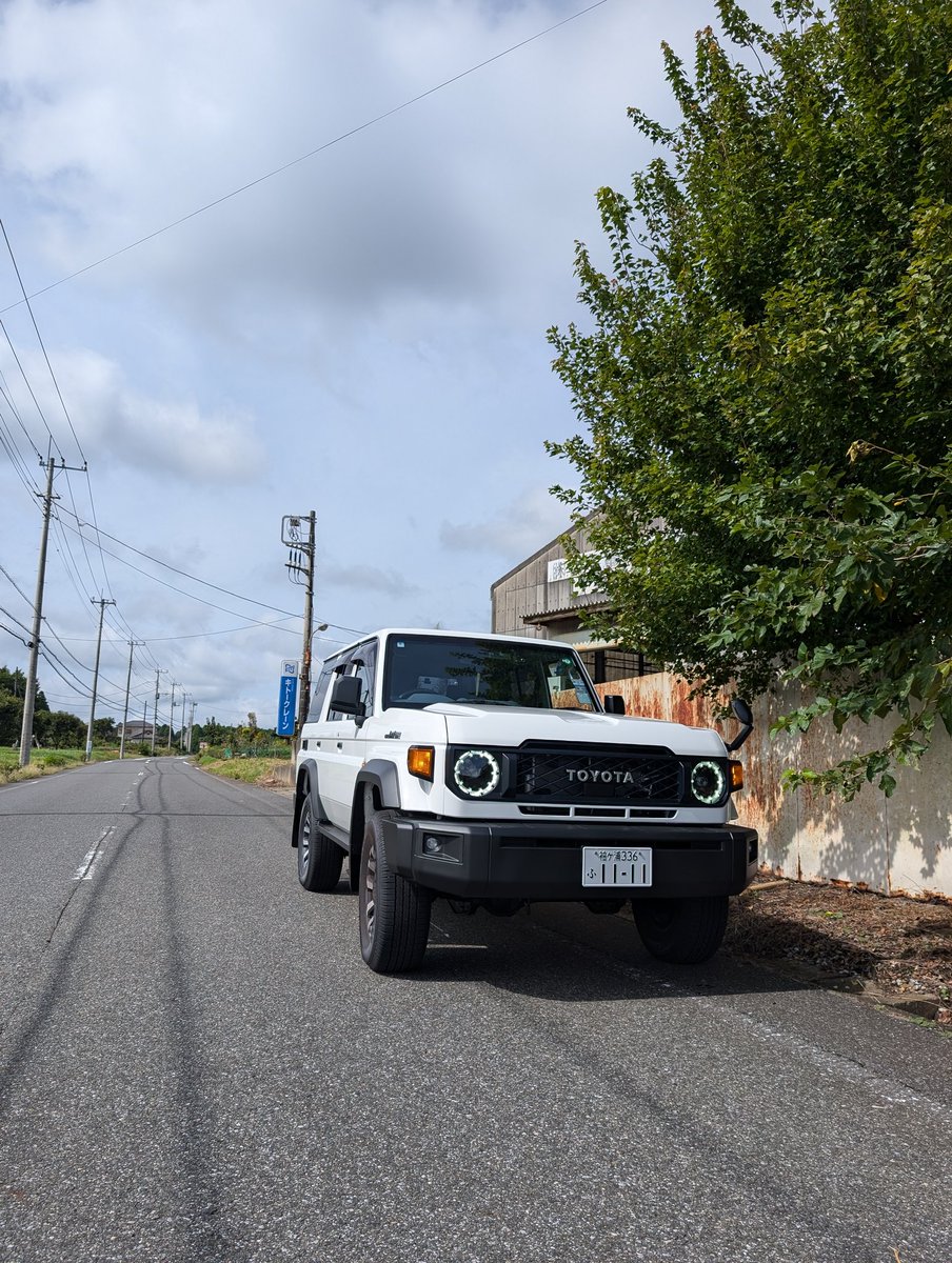 NowestCamp's tweet photo. 新社用車
軽からのサイズアップですが感覚掴みやすく、す��慣れますね。

#ランクル７０
#再再販ランクル７０
#運転は40が楽しい
#キャンプ
#アウトドア https://t.co/qOY7dhPmkG