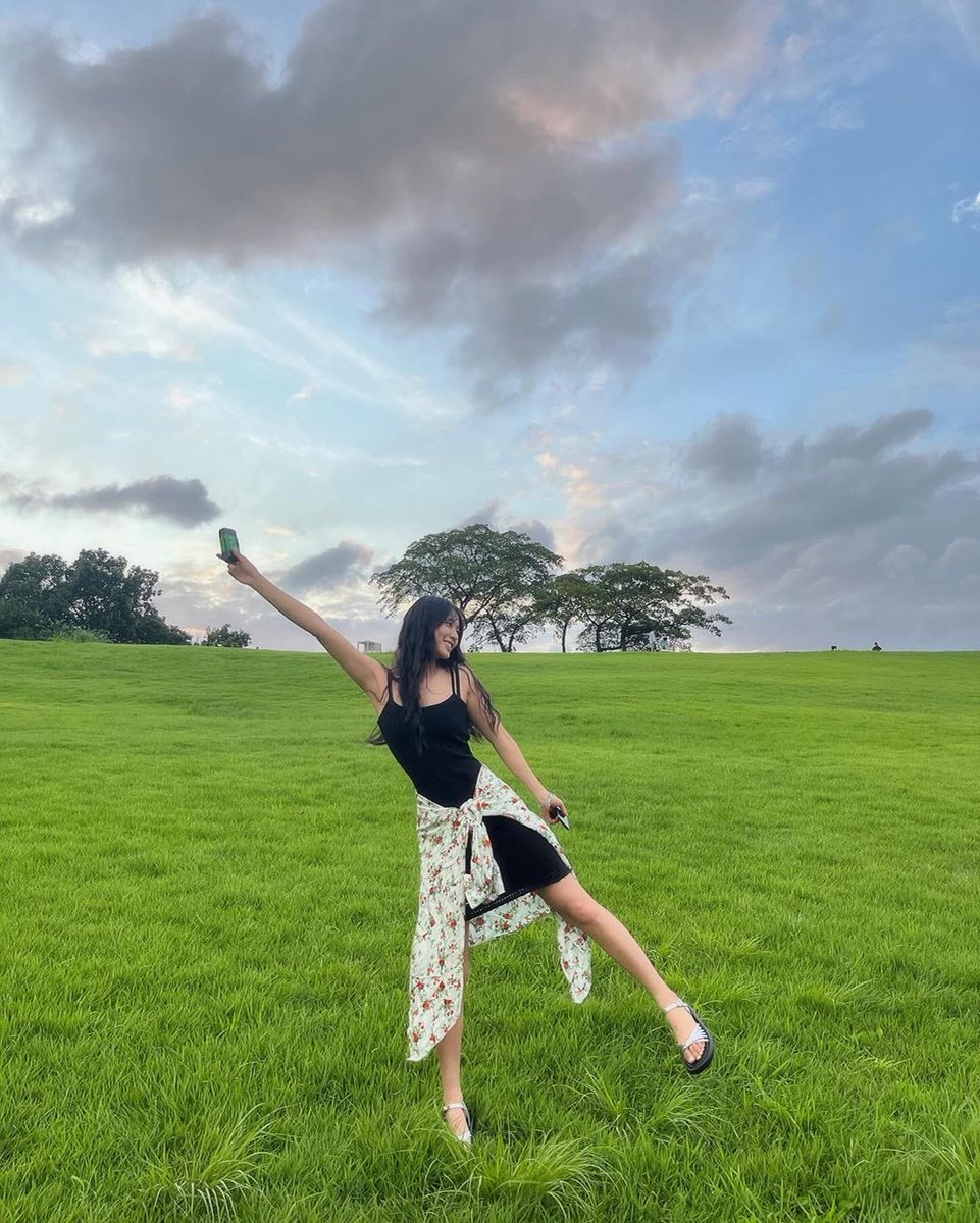 sejinminqc's tweet photo. @sinnersvillage ⠀ 
⠀ 
     hai, selamat pagi! aku ga pinter greeting pake bahasa inggris, jadi pakenya bahasa indonesia aja☹️ aku mau mencari banyak teman baru biar timeline aku ngga sepi + menambah relasi baru!✨
⠀ 
⠀ https://t.co/BVe5s8IHHj