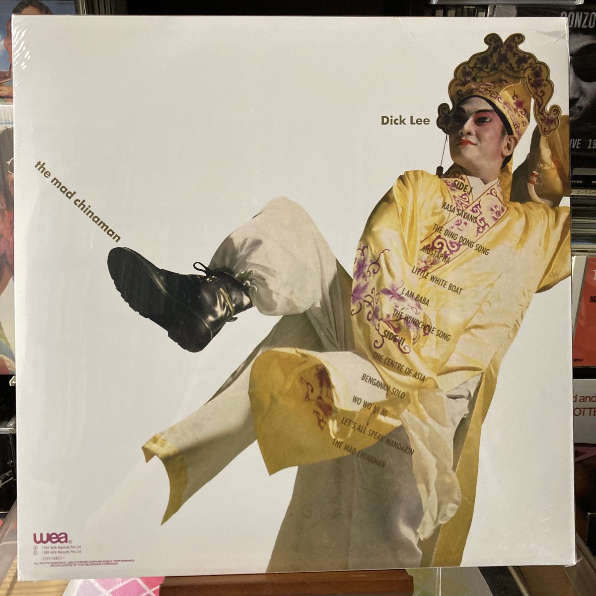 ZappaMinoru123's tweet photo. Dick Lee/The Mad Chinaman
#nowplaying
#vinyl #records #recordcollection
#cds #cdcollection
#dicklee https://t.co/gflZZm6GLp
