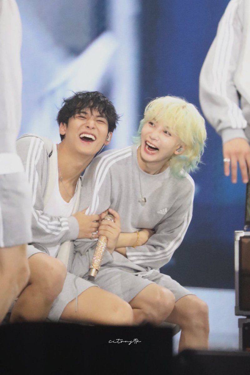 cocorogyu's tweet image. Thread of manga/manhwa/manhua that reminds me of #Gyuhan #밍쫑 whether in terms of dynamic or looks

*because I can and it’s necessary*