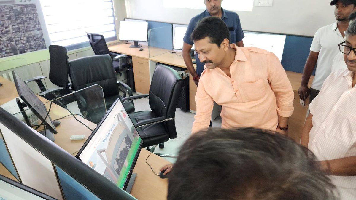 bcstpatna2106's tweet photo. Honorable Minister Sri Sumit Kumar Singh, DSTTE, Government of Bihar inaugurated Newly Modernized Bihar Remote Sensing Application Centre(BIRSAC), Patna, and launched Bihar State GIS Portal (Bihar State Geo-Hub) on 30th July 2024.@DSTTEBihar  @AnushaS17101995 #bihar #bcst #birsac https://t.co/euwPjF8yeH