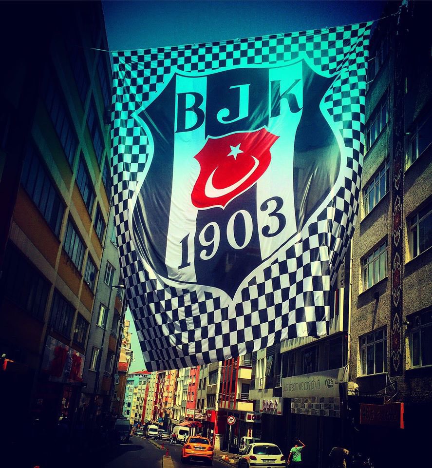Ayağa Kalkacağız! 

#BurasıBeşiktaşHerkesAyağa