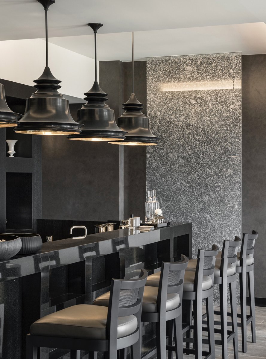 kellyhoppen's tweet photo. Monochrome design is a favourite, here in a VIP lounge in Asia using this combo has created a balanced calm space with decisions for privacy.
#LuxuryInteriors #SophisticatedSpaces #ModernGlamour #InteriorInspiration #BlackAndWhiteDesign #DesignerSpaces #ElegantDetails https://t.co/y7l17JfXWe