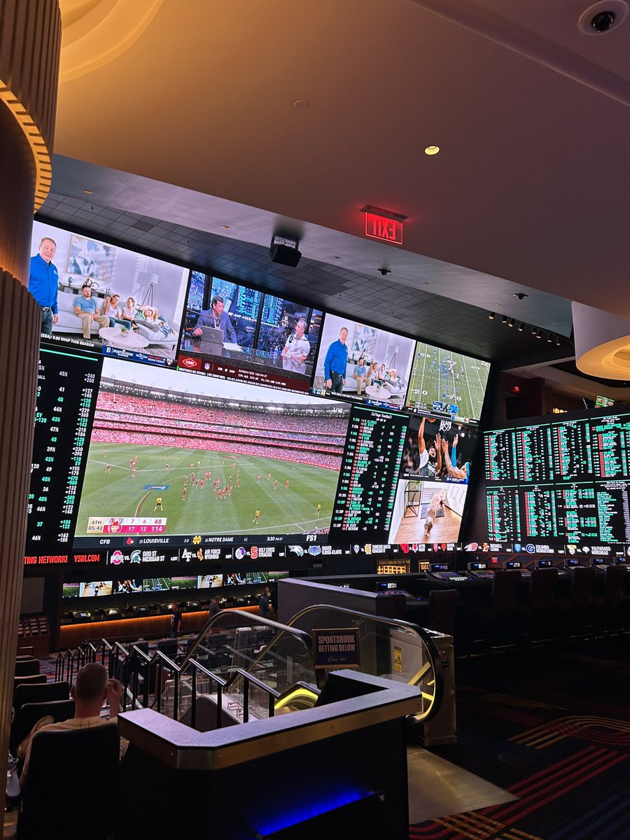 FcSvente's tweet photo. Sport wedje leggen in Vegas alsof t een bioscoop is 🥰 https://t.co/nT2k7cV1lP